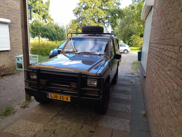 Geländewagen Nissan